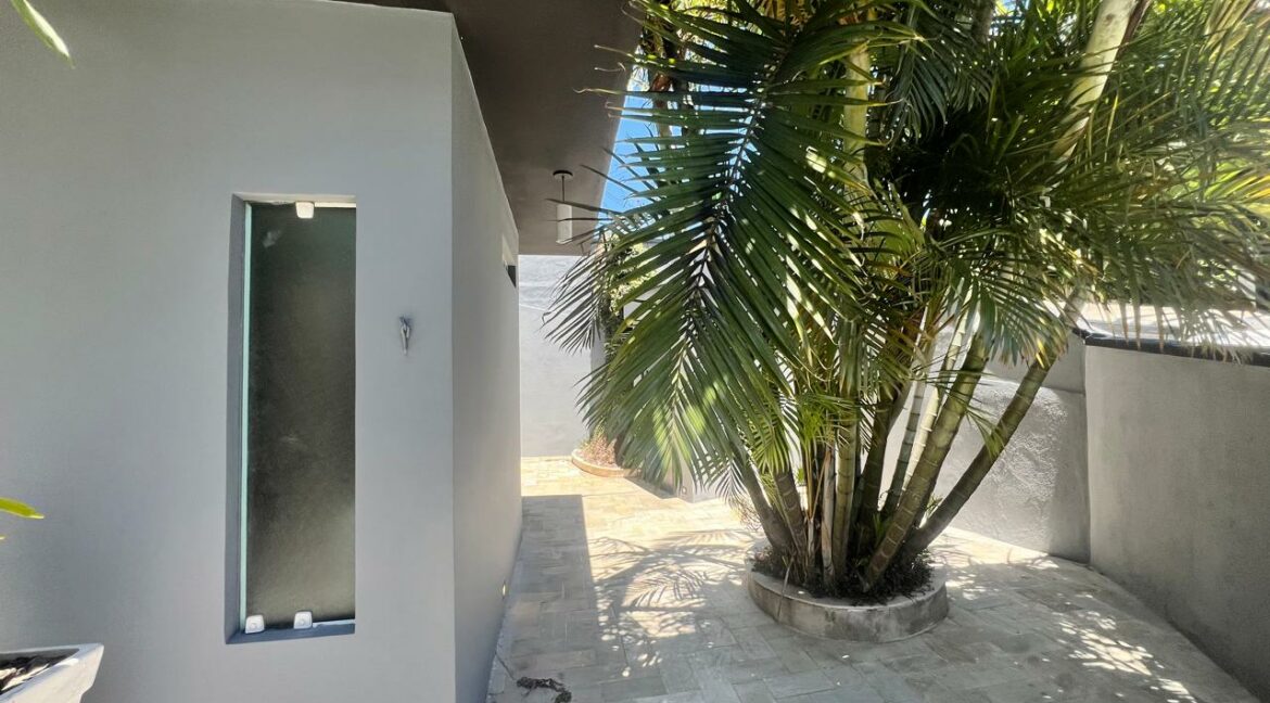 670ab5c4-378b-420c-bb57-c727321779cc