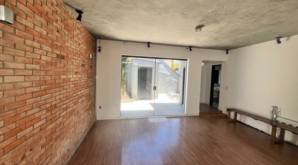 74d89427-b8f0-47f5-ae8e-057fda4cddad