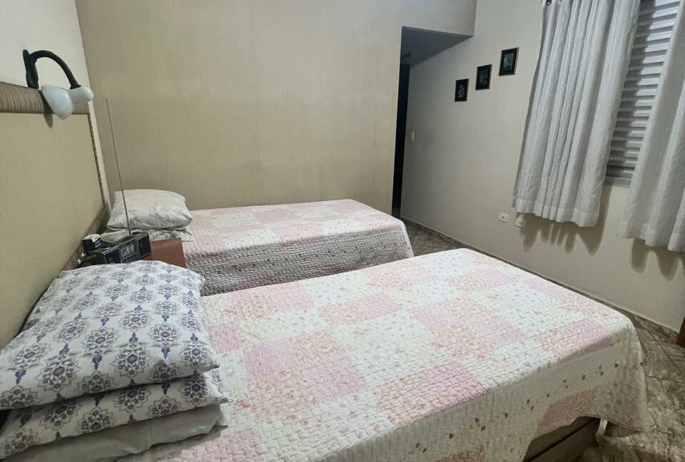 79f37557-ce36-47d4-ab75-5c104cf8bee5