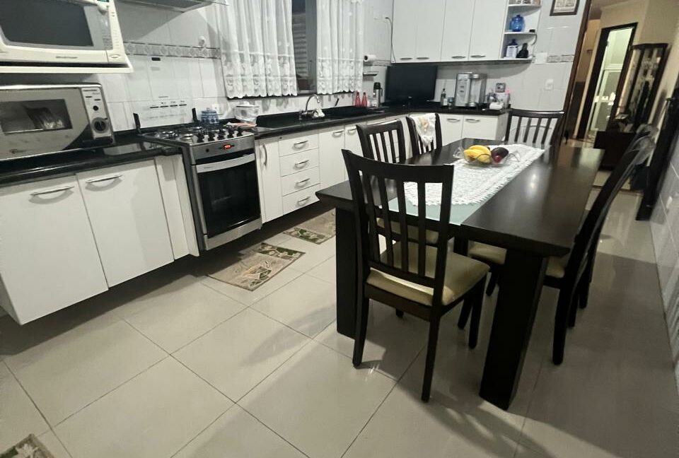 8932e915-efaf-42bb-8d8e-8e0da6743cd7