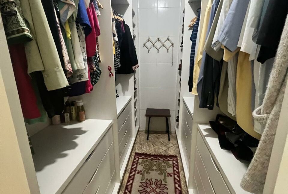 9f7f1785-b9f1-4272-a5c1-6ca916e67a77