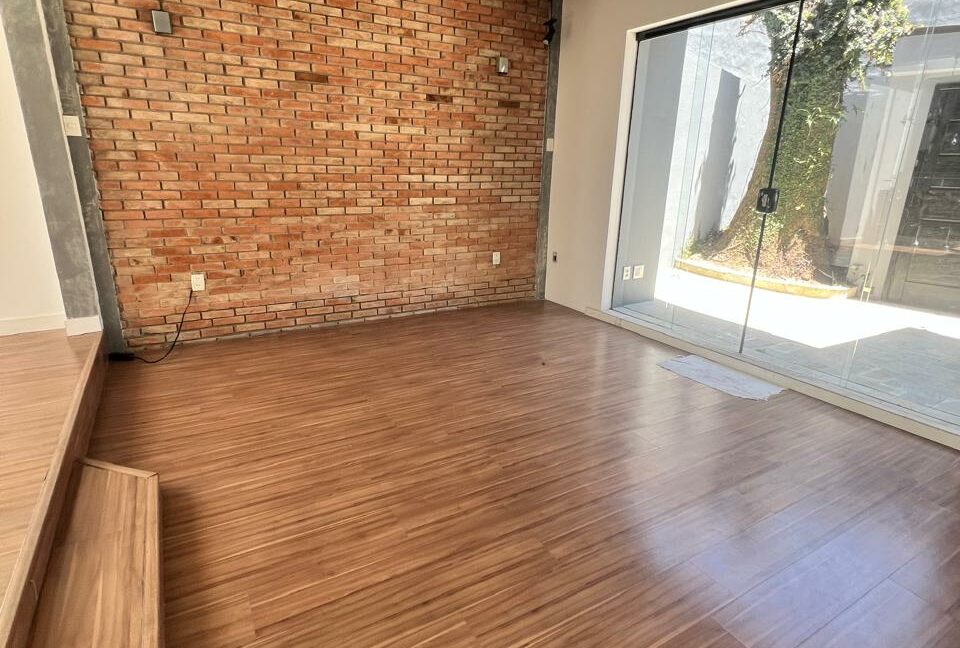 b6dce125-0198-4cd3-a1e4-fb28b551c786