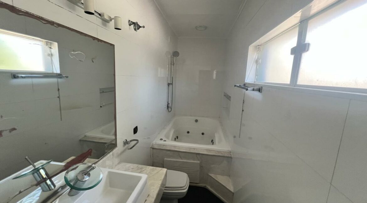 d63f786f-5a32-4ef6-a1ee-175a821a1323