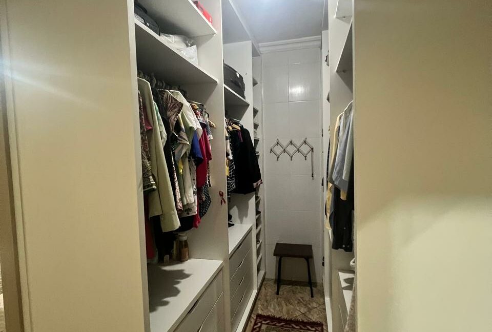 e895983c-2224-476b-9a2b-cb53fd1d1f35