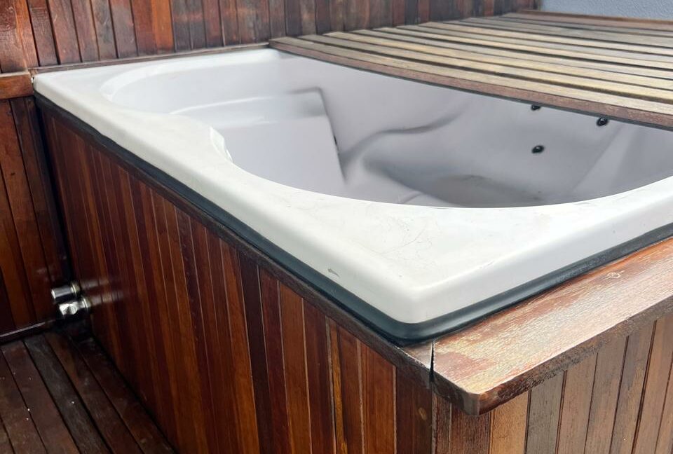 61b77d5b-50f8-4ee6-81a3-46ac281a5c72