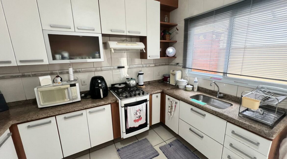 031fc8d9-a25f-441f-9068-ae63a2dafa80