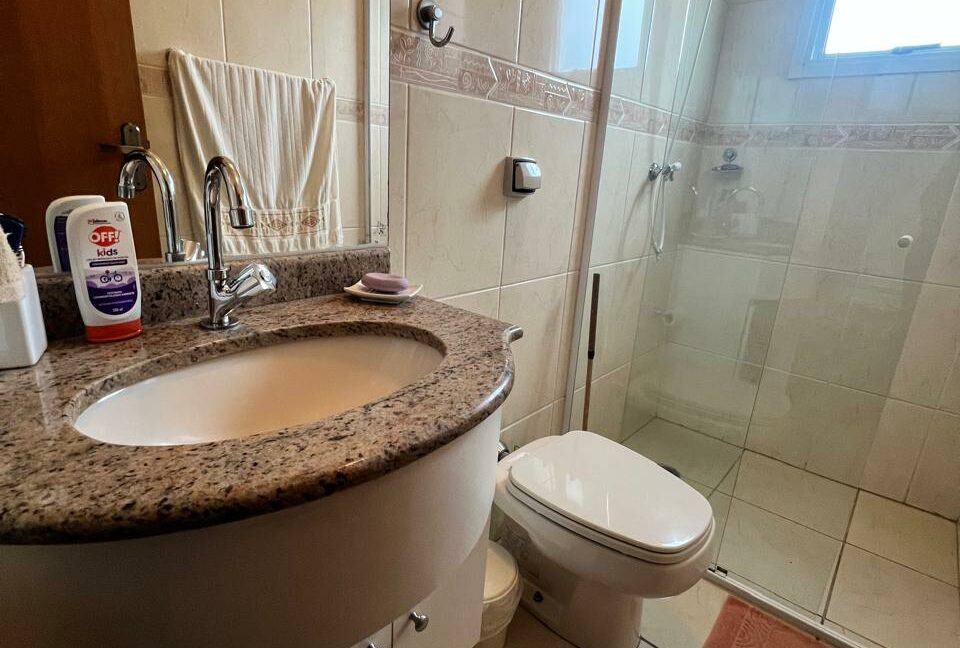 4c9bb9d5-9836-4e21-8986-9182dc39f86a