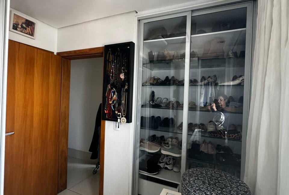 7b50b441-be7f-4d8f-b0ff-993d5ecb5bb0