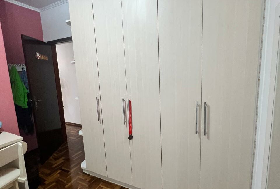 ac5ee523-b707-4a42-a6c2-fe8bb4a8341f