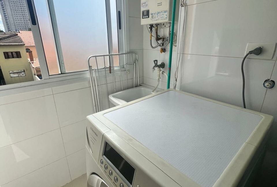 b894543c-4142-4d2b-ac6c-60ba47ba82e2