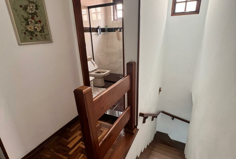 b90486f2-c9cf-40fb-97e0-154b11a1e6e3