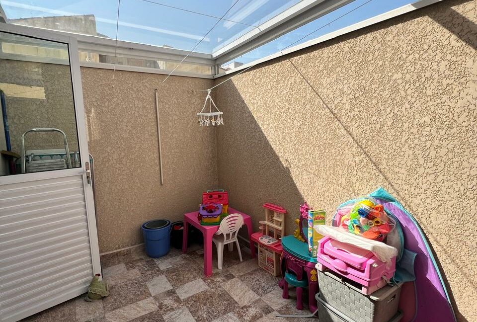 9da5f6f5-5c9b-47db-9c95-86cf0937b3ed