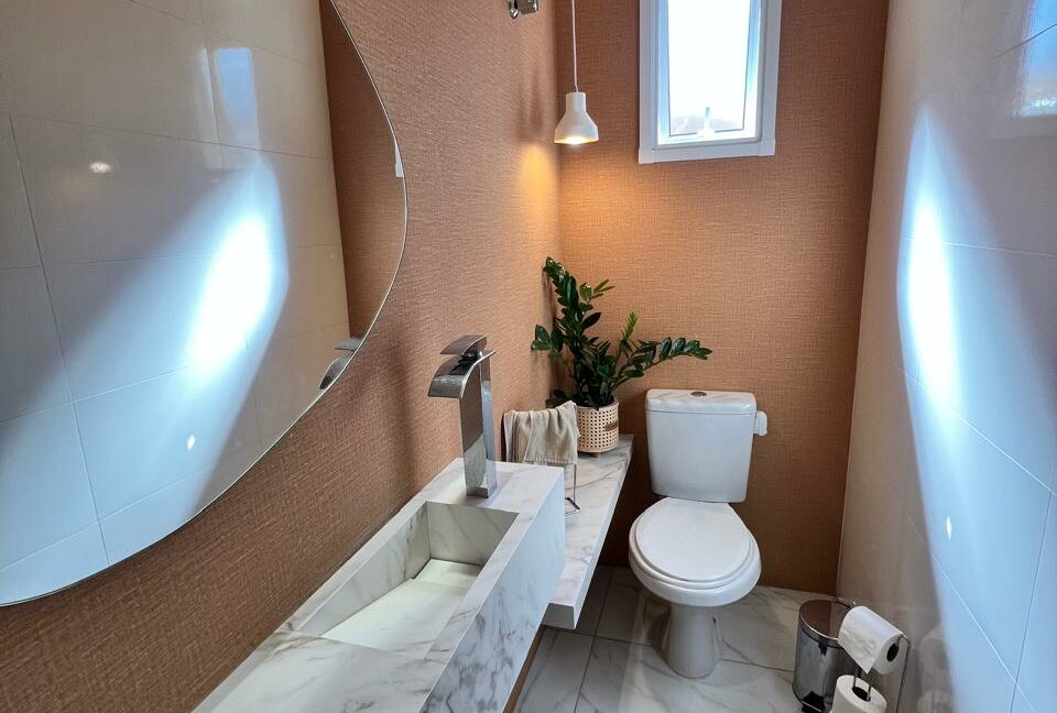 e5bf42c9-4205-4234-b4ef-8a099e1da5c3