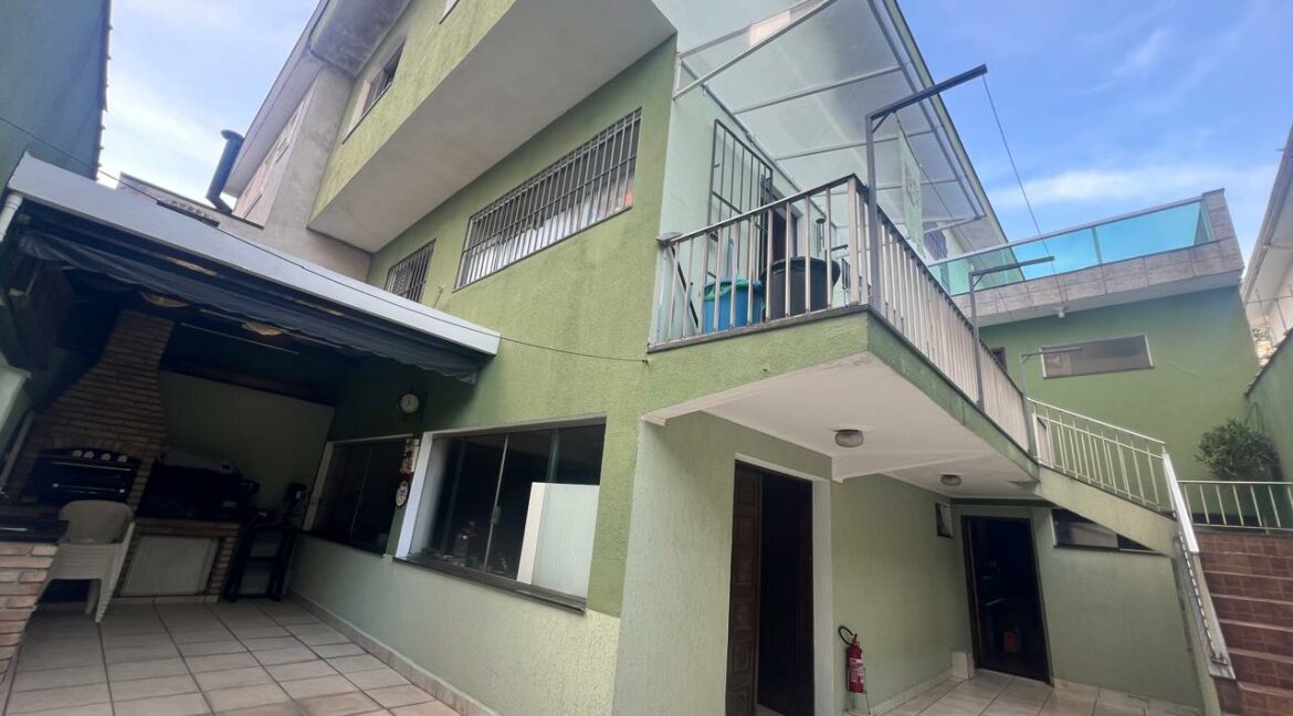 2b10e763-b002-4ed5-97a5-e023b5846b71