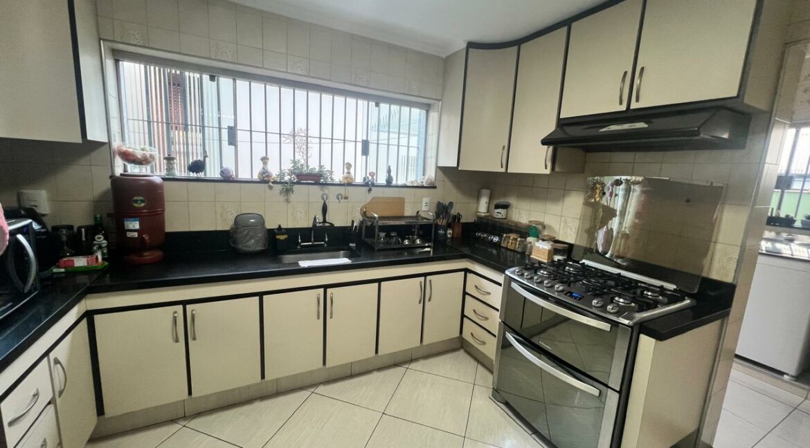 b93bfdee-df34-4f47-badf-b3f7e6a3c088