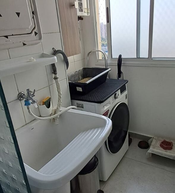 e9d8b48f-f9e9-4e28-8697-474c20527f43