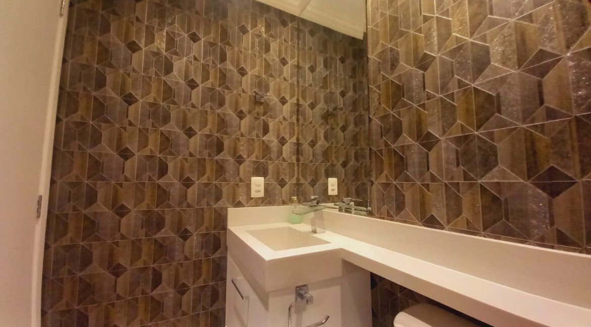 a121f2e5-a32f-4719-b9d1-840ba1f371cc