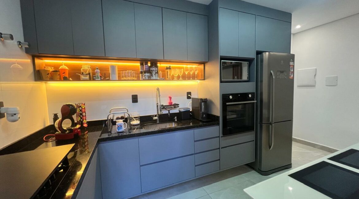 a4abaa73-b770-48b5-aa98-1452f075ff90