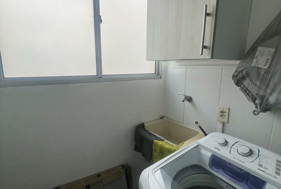 b3321ce2-d5db-489b-830e-fffe2e27d1a3