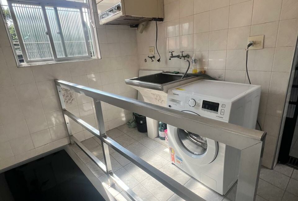 f62e0304-004a-422b-b336-613c4a78a15b